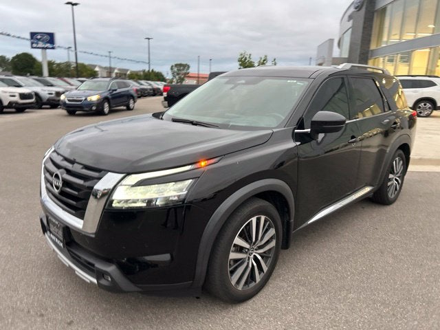 2022 Nissan Pathfinder Platinum