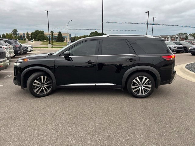 2022 Nissan Pathfinder Platinum