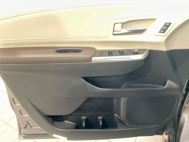 2023 Toyota Sienna Platinum 7 Passenger