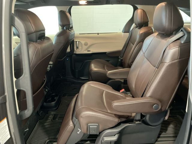 2023 Toyota Sienna Platinum 7 Passenger