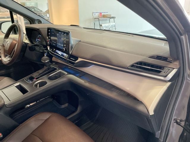 2023 Toyota Sienna Platinum 7 Passenger