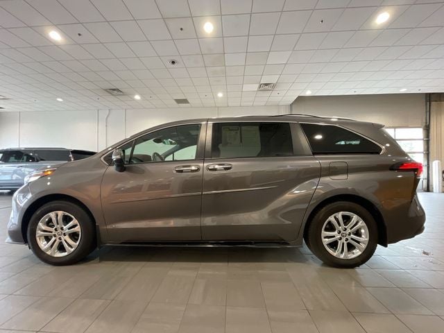 2023 Toyota Sienna Platinum 7 Passenger