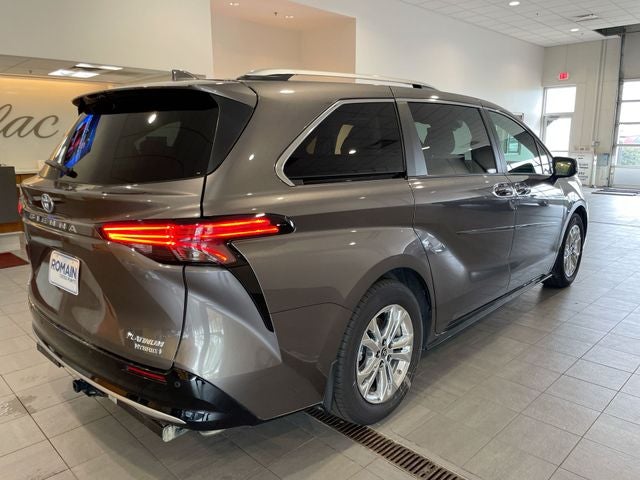 2023 Toyota Sienna Platinum 7 Passenger