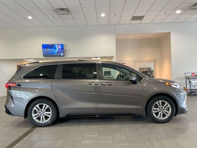 2023 Toyota Sienna Platinum 7 Passenger