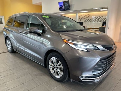 2023 Toyota Sienna Platinum 7 Passenger