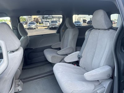2012 Toyota Sienna LE 8 Passenger
