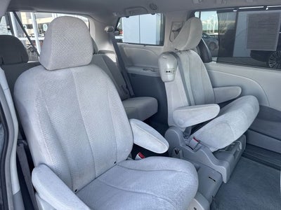 2012 Toyota Sienna LE 8 Passenger