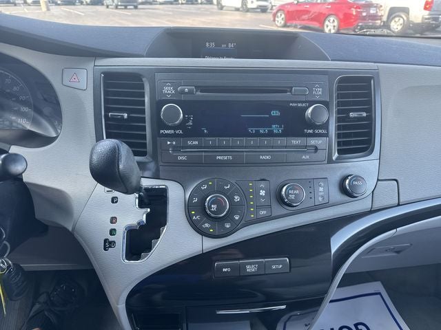 2012 Toyota Sienna LE 8 Passenger