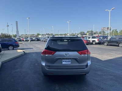2012 Toyota Sienna LE 8 Passenger