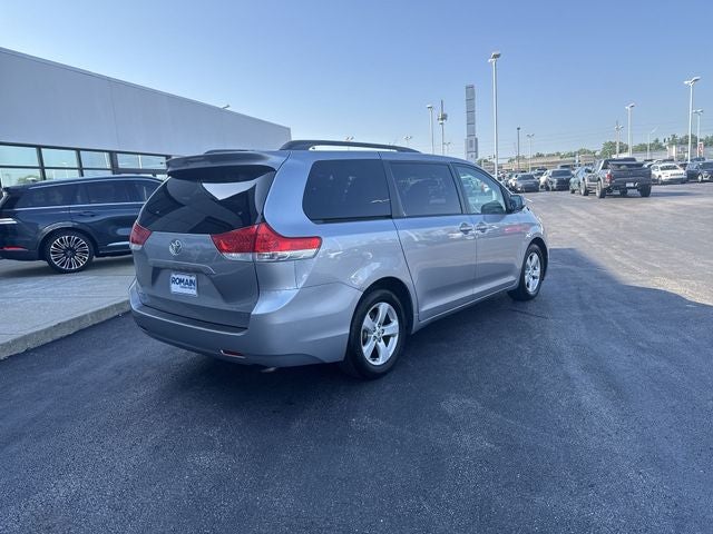 2012 Toyota Sienna LE 8 Passenger