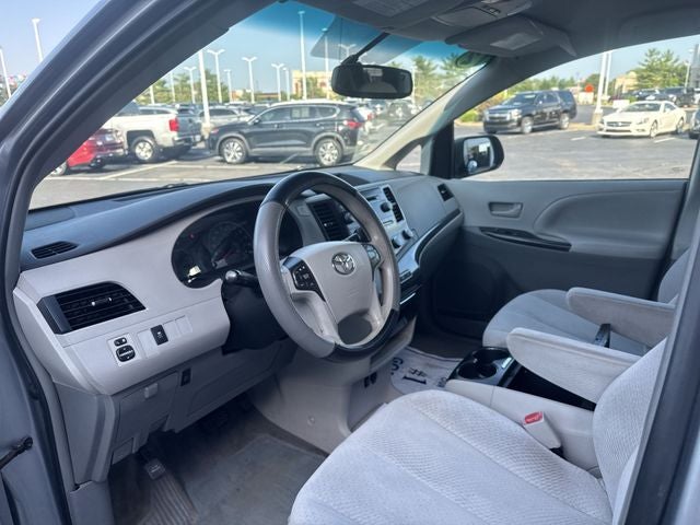 2012 Toyota Sienna LE 8 Passenger
