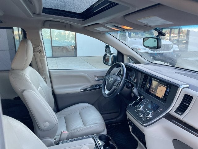 2015 Toyota Sienna XLE Premium 8 Passenger