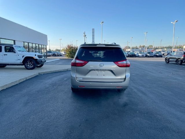 2015 Toyota Sienna XLE Premium 8 Passenger