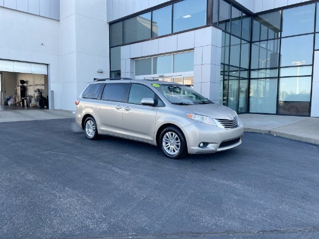 2015 Toyota Sienna XLE Premium 8 Passenger