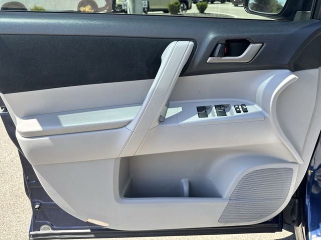 2011 Toyota Highlander Base