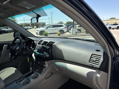 2011 Toyota Highlander Base