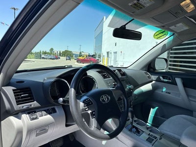 2011 Toyota Highlander Base