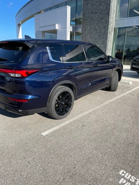 2022 Mitsubishi Outlander Black Edition