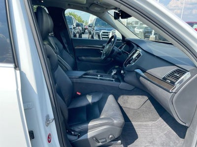 2018 Volvo XC90 T6 Momentum