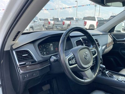 2018 Volvo XC90 T6 Momentum