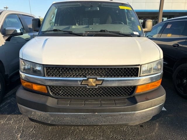 2025 Chevrolet Express Cargo WT