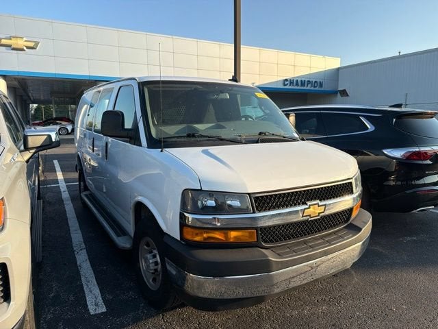 2025 Chevrolet Express Cargo WT