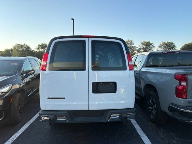 2025 Chevrolet Express Cargo WT