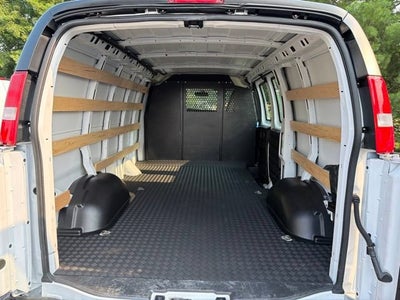 2025 Chevrolet Express Cargo WT