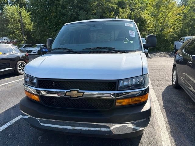 2025 Chevrolet Express Cargo WT