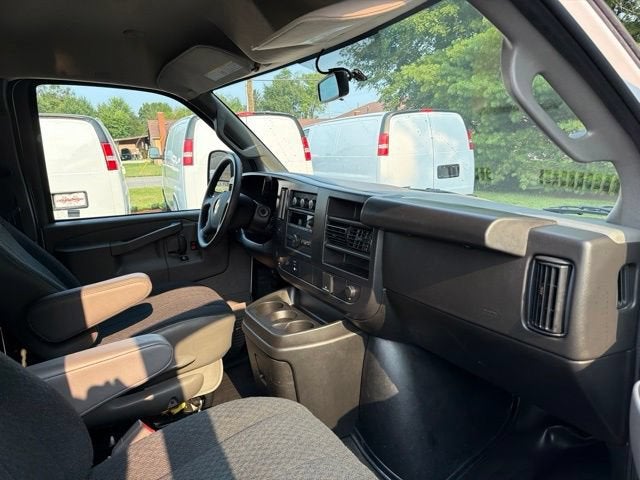 2025 Chevrolet Express Cargo WT