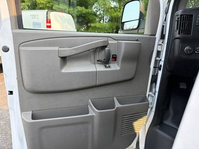 2025 Chevrolet Express Cargo WT
