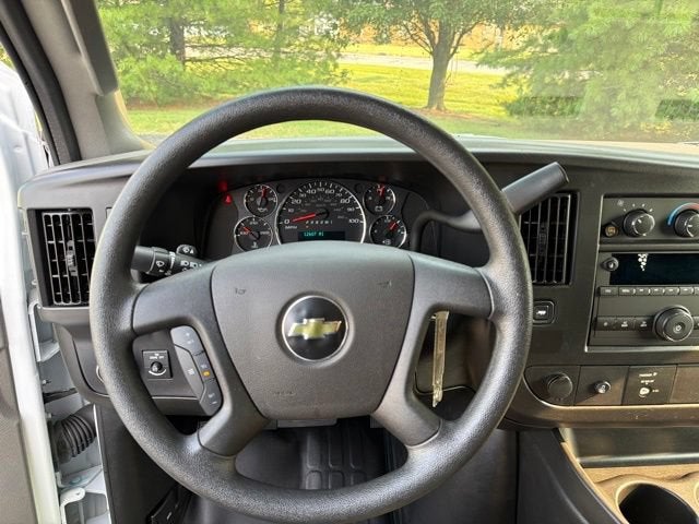 2025 Chevrolet Express Cargo WT