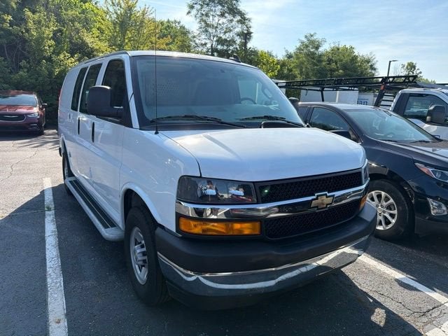 2025 Chevrolet Express Cargo WT
