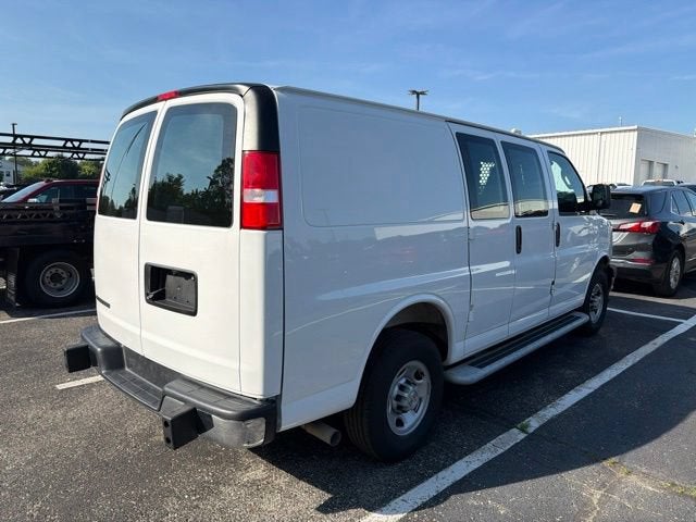 2025 Chevrolet Express Cargo WT