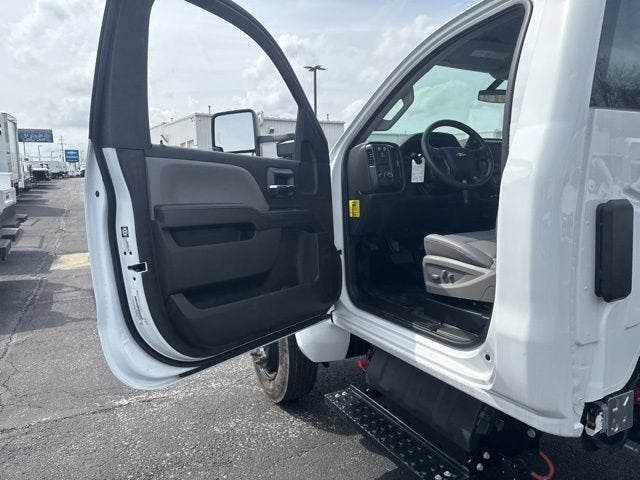 2024 Chevrolet Silverado 5500 HD Work Truck