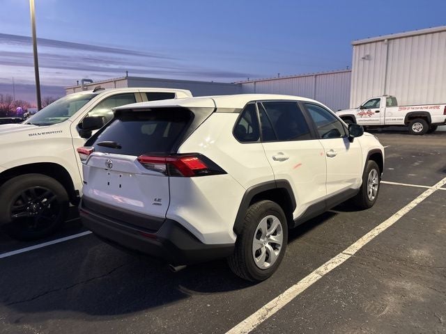 2024 Toyota RAV4 LE