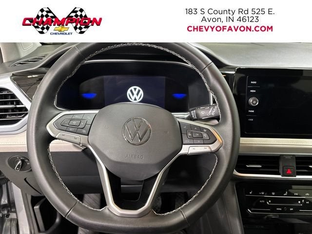 2025 Volkswagen Taos SE