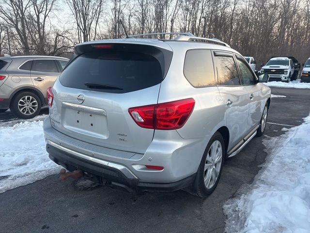 2018 Nissan Pathfinder SL