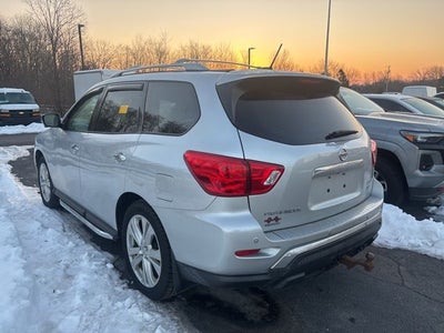 2018 Nissan Pathfinder SL