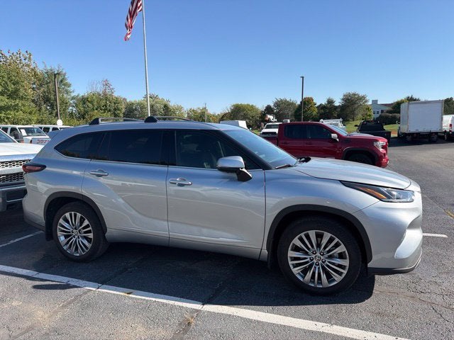 2025 Toyota Highlander Platinum