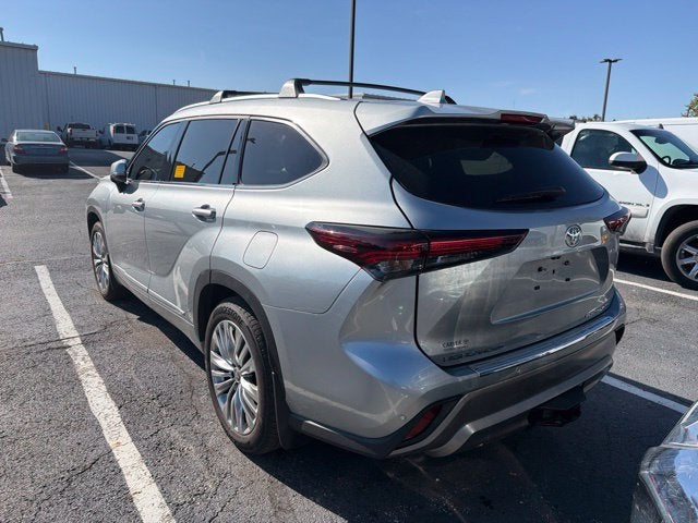 2025 Toyota Highlander Platinum