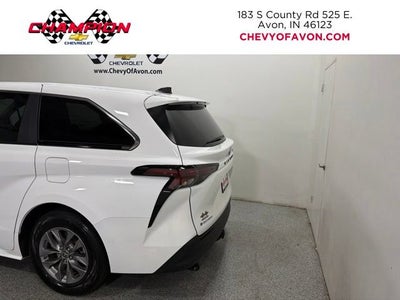 2025 Toyota Sienna LE