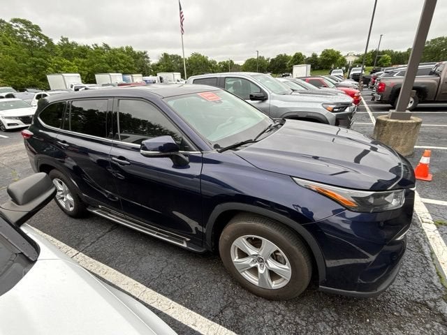 2022 Toyota Highlander LE